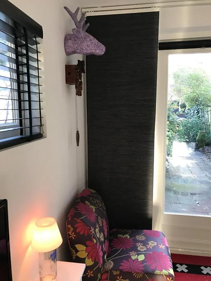 לינה וארוחת בוקר האג Boutique Hide & Seek, Bed & Beach